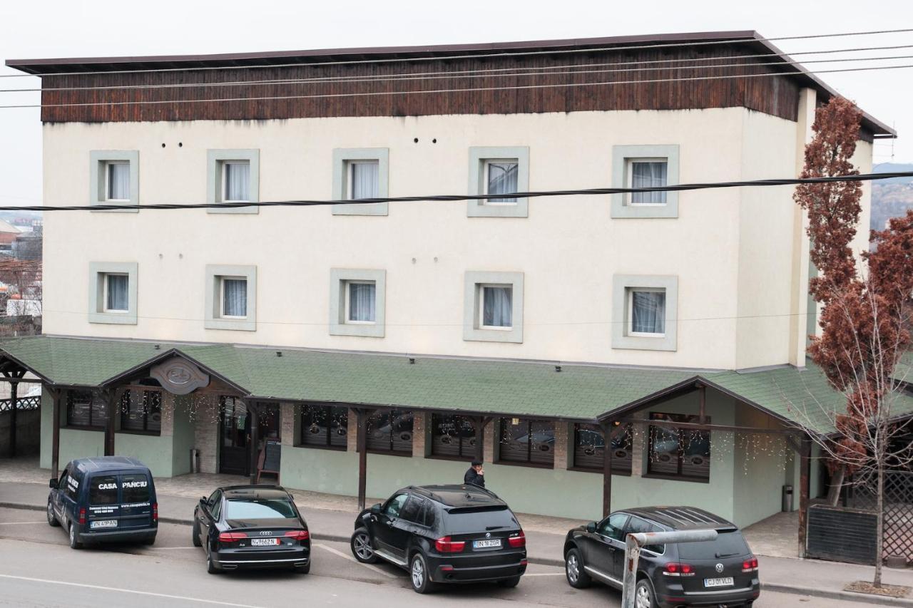 Casa De Piatra Bistro Pensiune